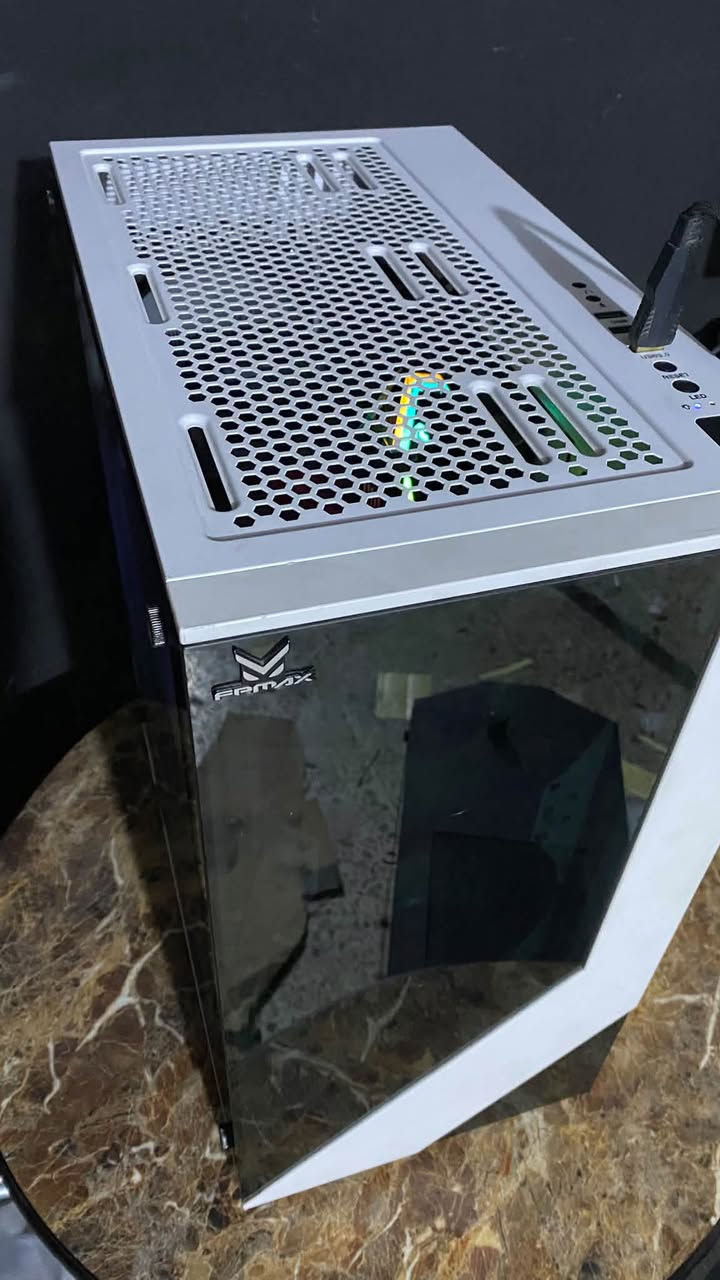 سلام عليكم
تجميعه سنكريه مراوح بدون رجب وتكدر تضيف رجب
Core i5 14400f جيل الرابع عشر
مبرد ثرمال رايت دبل مروحه دبل هيت سنك
RTX 3060 ti 8g inno3d ممفتوح
RAM : 16 8*2 3600 t-force rgb
M.B : Asus h610m 
SATA : m.2 Nvme 512 lexar 
PSU : 750W
 كيس زجاج وجهين ابيض اربع مراوح
السعر 1050 سعر نهائي مليون و50 الف
اغلب الكراتين موجوده
مكاني بغداد البلديات متوفر توصيل 🚚 
*********** واتساب
