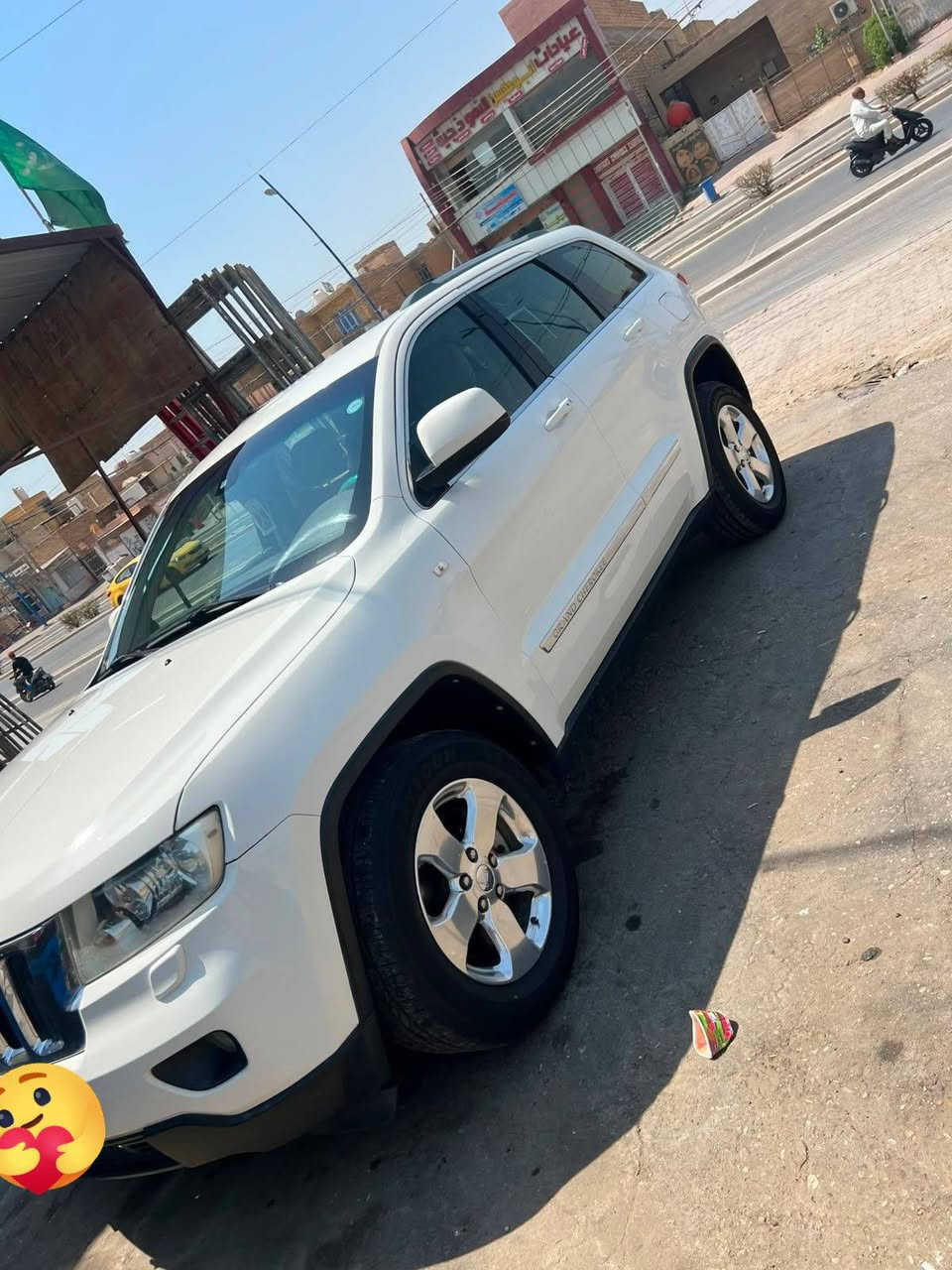السلام عليكم
سياره البيع موديل ١٣ 
جيب لريدو 
مكينه ٣٦٠
وارد خليجي 
بيه بس جاملق صبق مدون ضربه سيار حويه
سياره كفاله عامه من عده جاملق 
تخم تاير ستوني شديه 
حداديه تعبانه 
رقم سنويه شرط حاسبه 
سيار كرتون 
العنوان عماره 
سعر ٧٣ بيه مجال قليل 
***********
