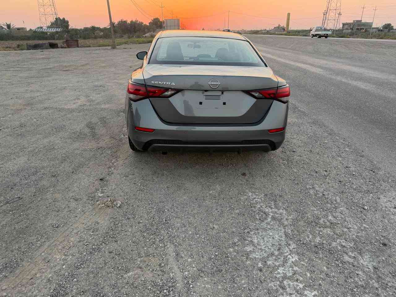 السلام عليكم بيع مستعجل وبالخير على لتصير من نصيبه نيسان سنترا  دخول جديد حره بسمي بدون رقم تترقم جميع المحافظات الضرر بدون تبديل اي قطعه بيه شبر بارد وبيه كلير قطعتين السياره جديده السعر 104 ***********
