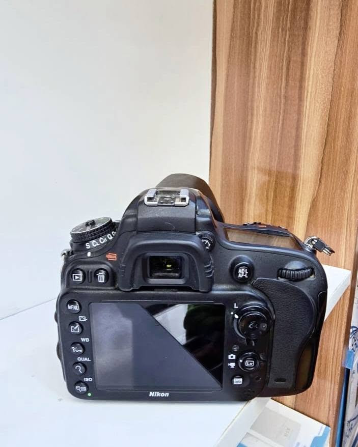 كاميرا Nikon موديل #D610 فول فريم جداً نضيف 

مع عدسة 28-300 تصوير بعيد وقريب تنفع للتصوير الرياضي والجلسات 

 الدقيقه 24 ميگا بكسل

الفيديو فول hd

مع شاحنه وبطارية ورام 32 سان دسك

كاميرا كل نقص مابيه

والسعر #٦٧٥الف
للتواصل واتساب *********** او مراسلة الحساب
