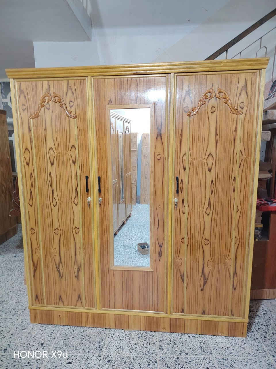 مسواك جديد وشغل درجه اولى

((((  أقساط / نقد  )))) 
((((حطاطه صاج داخل وخارج))))
صاج 4 ملم داخل وخارج
حشوة. الباب 5 سير على طول الباب

بوفية فراش حطاطه صاج 5 ملم ثكيل

تتوفر بقياس 2  متر /   2 ونص متر 

كناتير صاج حطاطه ثقيل درجه اولى مليان
متوفر 2 باب    250 الف 
متوفر 3 باب    350 الف
متوفر 4 باب    450 الف
متوفر 4 باب     350 الف 

(( ضهر الكنتور يكون جرجوبه والقاعده خشب بلوك 18 ملم))
 ((((( الشد والنقل داخل عنه مجاني ))))) 

يتوفر توصيل راوه_ العبيدي _القائم 
العنوان عنه نهاية شارع الحضره مقابل الحديقه
رقم الهاتف
               ***********

نص مكتوب في الصور:
- HONOR X9d