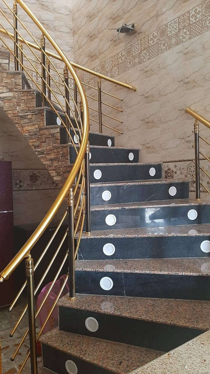 بيت للبيع المساحة ١٠٠ متر طابقين بناء 2021 واجهة 8 ونزال 13 بناء درجة اولى

الطلبق الاول مطبخ واستقبال وغرفة نوم وحولي اضافة الي صحيات وحديقة وترك
الطابق الثاني ثلاث غرف وخدمات صحية مع مخزن في الطابق الثالث وسطح

العنوان الزعفرانية شارع المعهد مقابيل تويتي
لمعرفة السعر الاتصال على الرقم 
***********
