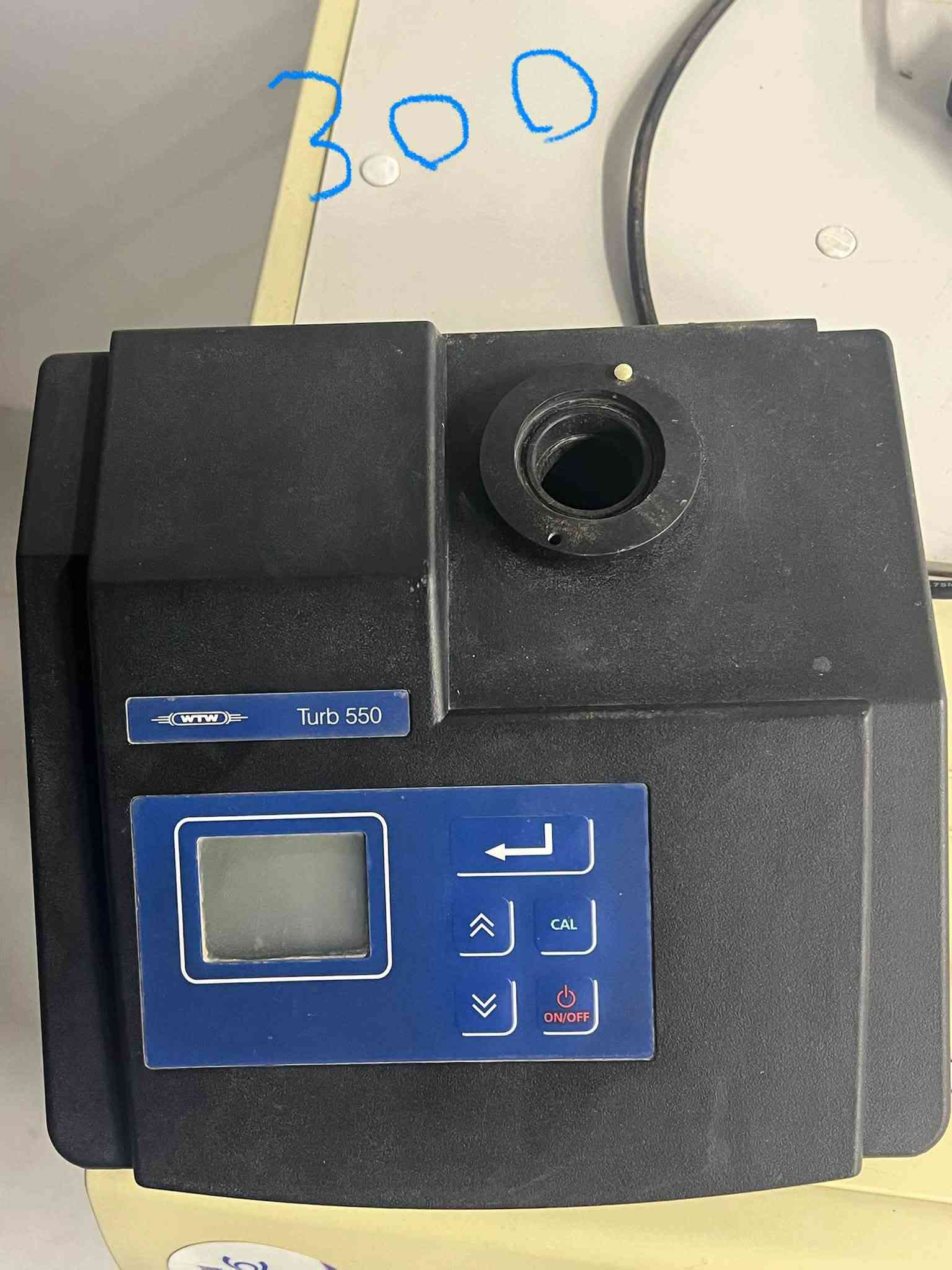 جيهازات للبيع سعر نهايي مليون ***********

نص مكتوب في الصور:
- 300