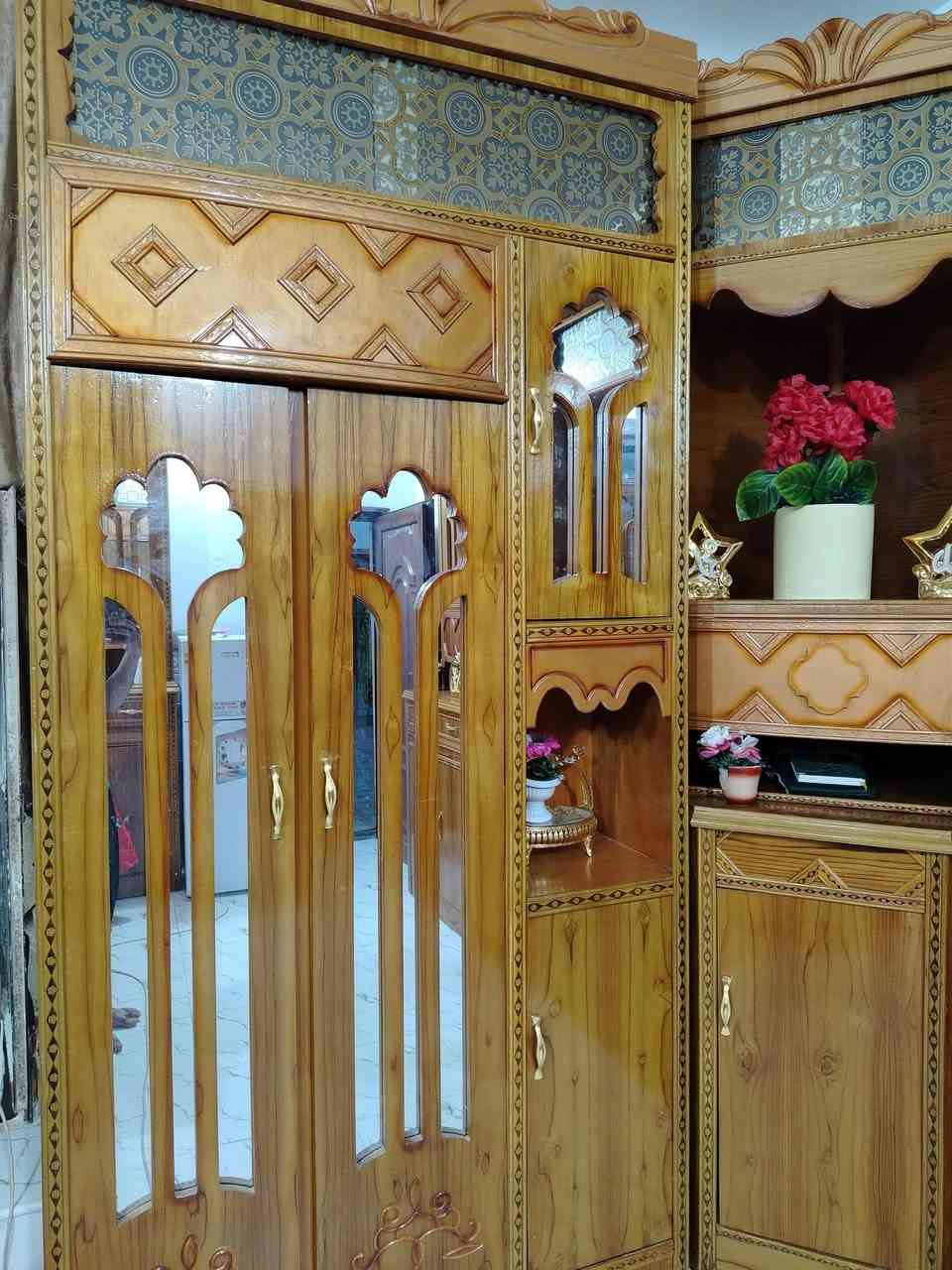 توجد غرفه نوم للبيع سوكيه خشب راقي مفوله نضافه ٪100 استخدام ثلاث 
اشهر السعر مـليون وربـع بيها مجال شي بسيط التواصل عبر الواتساب ***********
