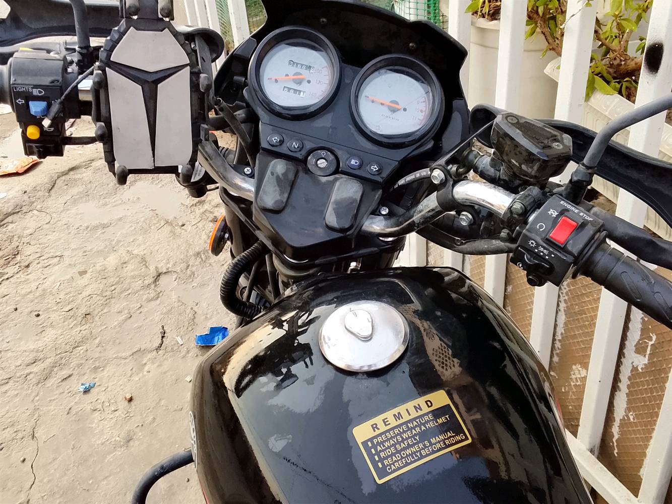 للبيع 🏍️ دايوان فانتاستيك (Dayun Fantastic) موديل 2025
الموديل: 2025

​الحالة: نظيفة وبحالة ممتازة  (مثل ما موضح بالصور)

​مبدل دهنهه مرتين فقط

​شفتات وتحكمات كاملة

​إطار أمامي وخلفي بحالة ممتازة ونضاف

​تحتوي على صندوق خلفي عملي وحافظة موبايل مثبتة

​ماشاء الله نظيفة وجاهزة للدوام أو الشغل مكفولة من كلشي

الدراجة ما مرقمة وبيهه مكاتبة المعرض (motor mall)

البصمتين موجودات 
​السعر: 1900

​المكان: بغداد /الجوادر