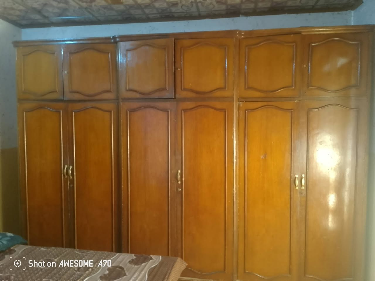 السلام عليكم غرفه للبيع اخشاب عراقي ثقيل السعر 500وبيها مجال الموقع حمام العليل ***********

نص مكتوب في الصور:
- Shot on AWESOME A70