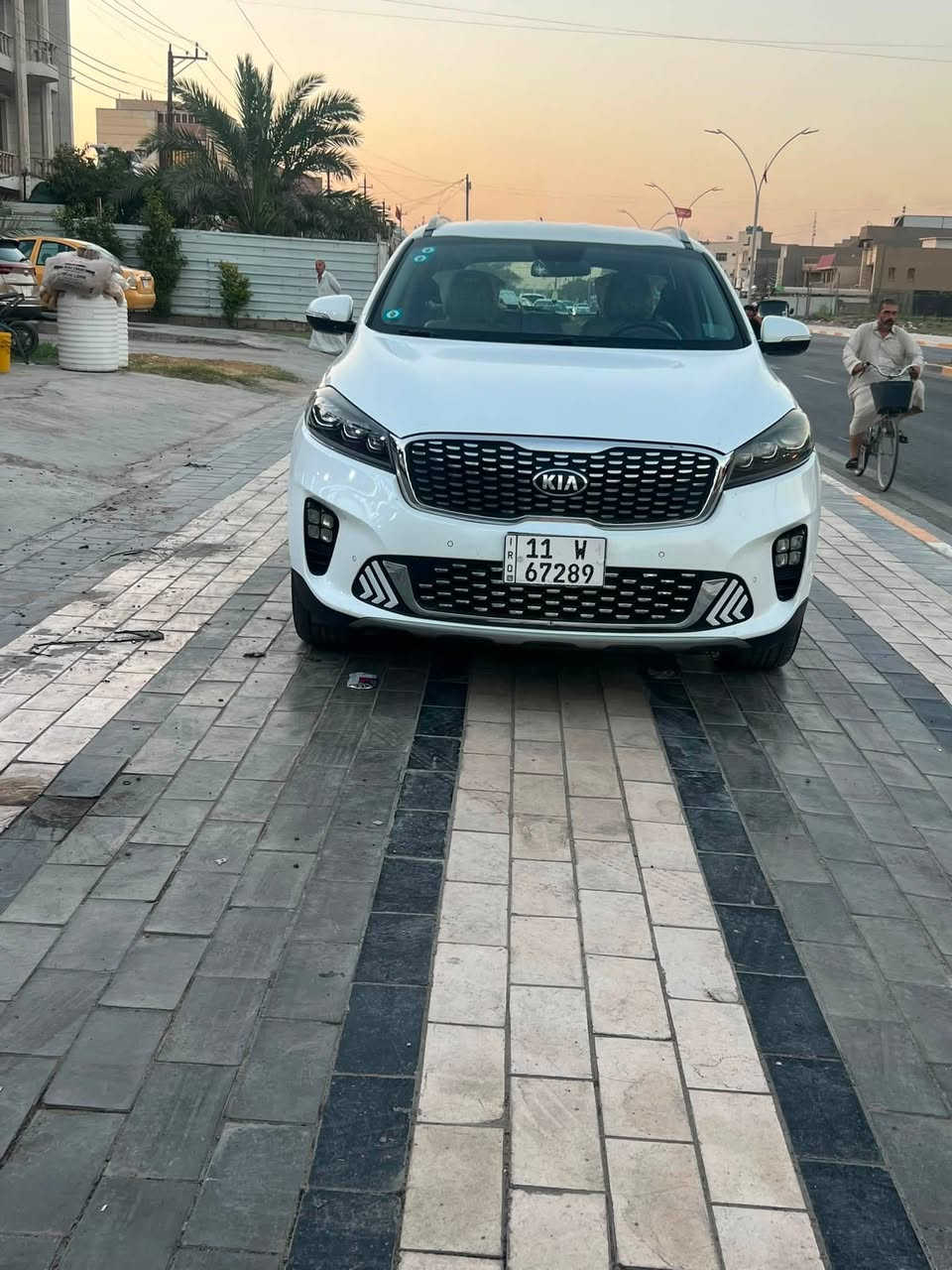 ))) سورنتو  2018 شكل 20
ماشيه 175K
🔹 نضيفة وما متعوبـة رقم بغداد الجديد باسمي 
 بيهه نص دعاميه الامامي صبغ ومكانين بارد ع كد شبرين ((محرك مفتوحه شغل شركه)) 

🔹 بصمات أبواب

🔹 بصمة تشغيل

🔹 بصمة صندوق

🔹 صندوق كهرباء (شفط)

🔹 إشارات بالمرايا

🔹 مرايا شفط

🔹 كاميرا خلفية دوّارة

🔹 رنكات كروم 19

🔹 نظام ترحيب

🔹 LED أمامي وخلفي

🔹 كشافات ضباب أمامي وخلفي

🔹 مكينة 6 سلندر (مرغوبة)

🔹 مقاعد جلد (أبلاد)

🔹 بردات خلفية

🔹 مقاعد كهرباء

🔹 منافذ AUX / USB

🔹 7 ركاب

🔹 حساسات أمامي وخلفي

🔹 مساعدة ركن

🔹 ستيرن كهرباء + تحكمات

🔹 4 أنظمة قيادة

🔹 تبريد 3 قطع 

🔹 مواصفات متكاملة

📍 المكان: بغداد الدوره ***********

سعر 205 وبيها مجال
