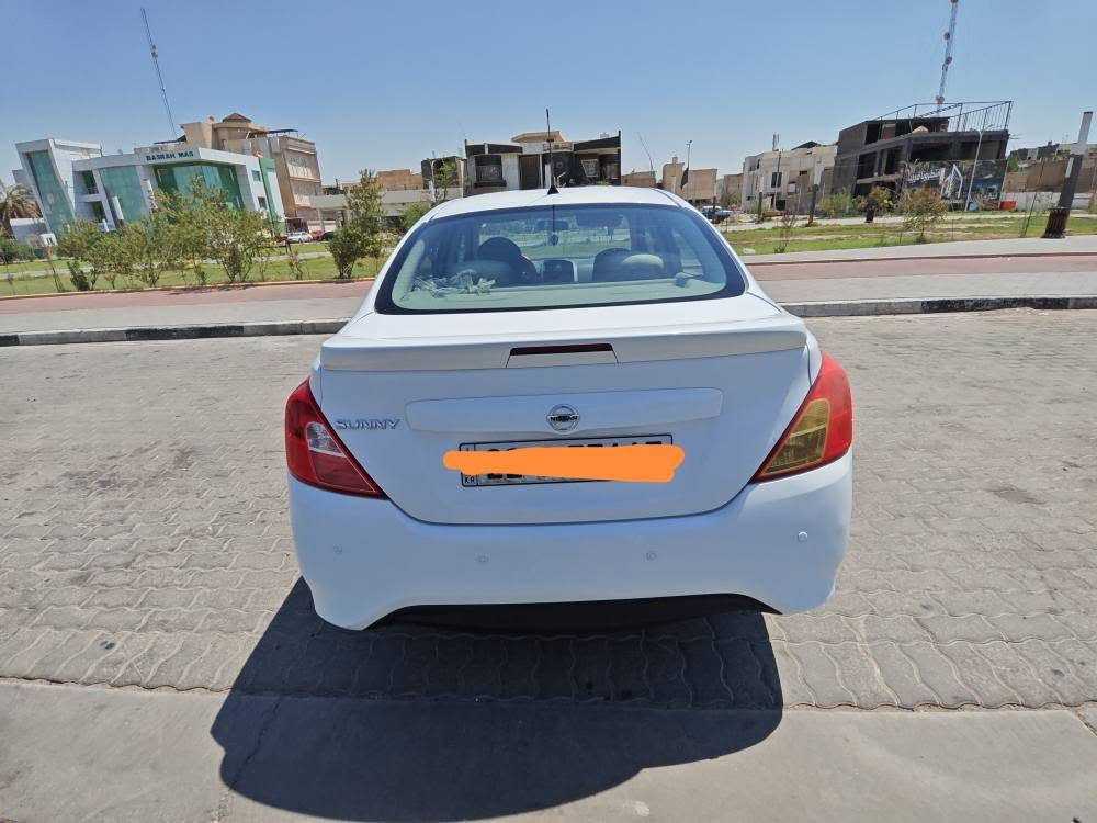 صني sunnyهندي(كفالة ) البليتة الزرگة  موديل 2023.
 حجم المحرك : 1.5L. 
الممشى: 60الف كيلو متر !. 
السيارة كفالة عامة من الصبغ والدعمة والغرق ، فقط رصعات اثر استخدام وطخة بسيطة  . 
الرقم: اربيل انكليزي جديد وسنوية نافذة لنهاية 2027 
تريد وكالة تحويل ماكو مشكلة ( سيارة باسم شركة). 
سيارة نظيفة بمعنى الكلمة (كير ومكينة مكفولة وتبريد خير من الله) استخدام شخصي وليس تكسي(يعني ما متعوبة) وبلعافية عليه الياخذها  . 
المواصفات: اشارات بمري
تحكم كهربائي بجامات  امامي 
شاشة اندرويد
 كاميرا خلفية
 سيارة كحدادية كاملة مكملة تايرات جديدة  وما ناقصها برغي. 
السعر 118 وبيها مجال للطيبين.. 
من اجل الاستفسار اكثر يرجى تواصل لطفاً على هذا رقم *********** (كواتساب او اتصال متواجد) البصرة, العراق
