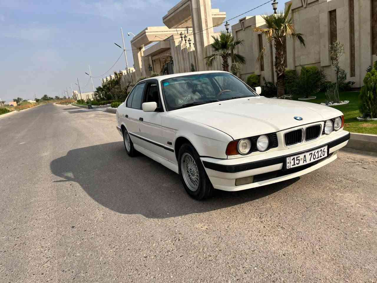 بي ام ٥٢٠ • ١٩٩٠ • مصبوغة