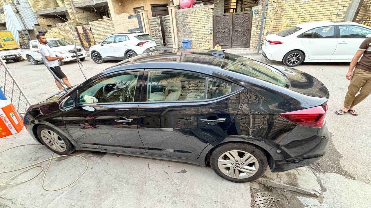 السلام عليكم الانتره 2019 امريكي رقم بغداد لون اسود
معوقين شهر 11 تصير حره 
حادثها بنيد تبديل وجاملغ الايمن 
مواصفاتها
تحديد مسار
مانع انزلاق
رادار جانبي +خلفي 
السعر105وبيها مجال  
للاستفسار الاتصال على الرقم 
مكاني بغداد حي جهاد 
***********
