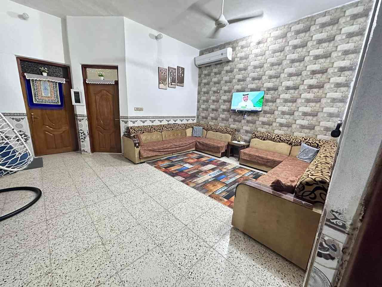 السلام عليكم بيت للبيع المساحه ١٥٠متر والقطعه ايضآ١٥٠ متر حي العصري 
لتفاصيل اكثر الاتصال ع الرقم ***********
