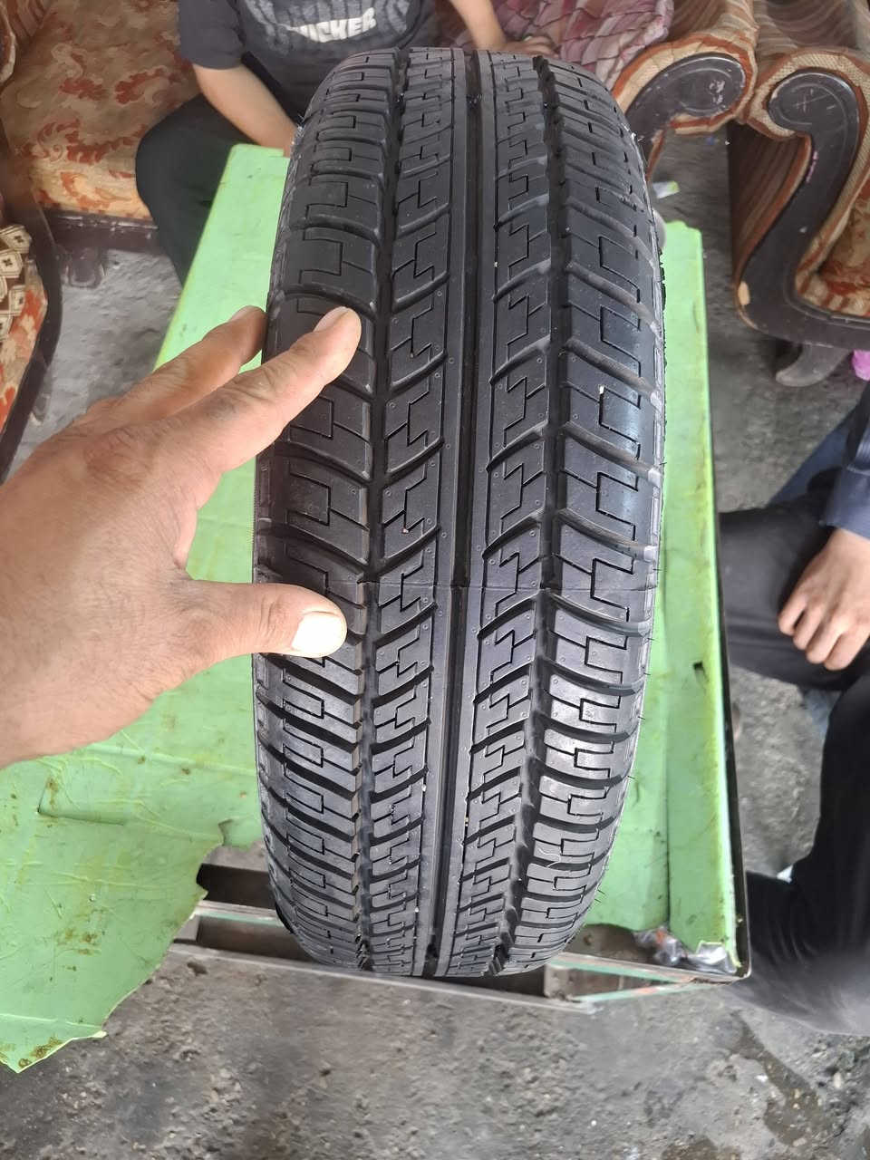 سبير بيجو حجم ١٤ زيرو ممشدود بعده بلبوطره سعره ٧٥ قفل مكاني بغداد
***********
