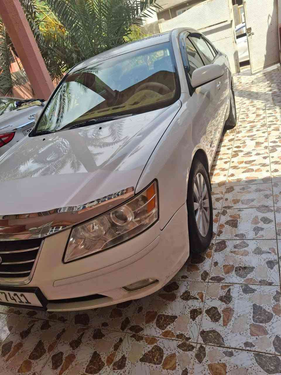 السلام عليكم المقدسه 2009 وارد امريكي ضرر قطعه فقط جاملغ السكن شرط بدون دواخل سباره نظيفه جدا  وجاهزه للاخيره محرك كير صدر تبريد تخم تاير شاشه كامره لايت زنون اصلي سنويه وهزه جديده السعر من الاخير 115 قفل ميكانيك جديد مكاني بعقوبه للتواصل ***********
