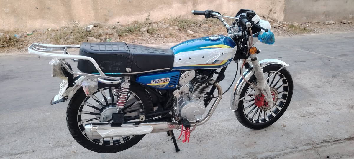 سلام عليكم سيفان 25 للبيع 🤚🏻
مكينه 200ss مكينه بيها 

شلعه ومعدل يخبلن ❤️‍🔥

كلها شغاله سلف هندر دشبول اشاير مازده ❤️‍🔥

بصمه سويج الدراجه متعوب عليها ومماشيه العنوان ديالى خالص هبهب رقمي *********** سعر 675 بيها🩵 مجال قليل لي ميعجبه يعبر المنشور🤷🏻‍♂️

بس الويل بي عواج لامامي  👍🏻
