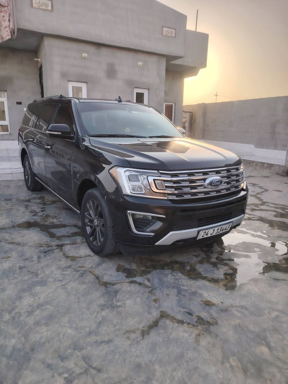السعر ٢٤٠ وبي مجال ***********
