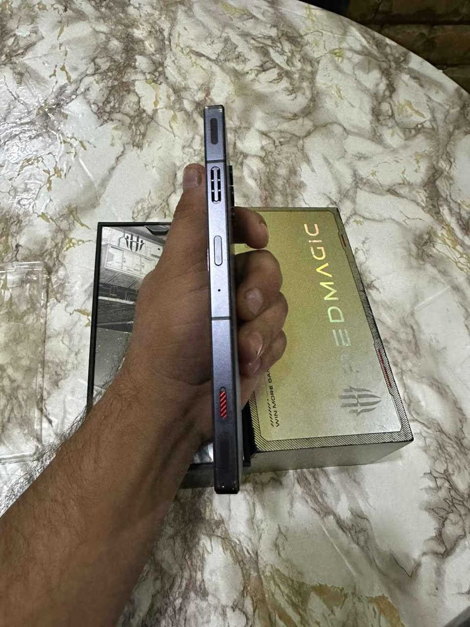 ريدماجك 8برو • رام 12+12 • مروحة داخلية