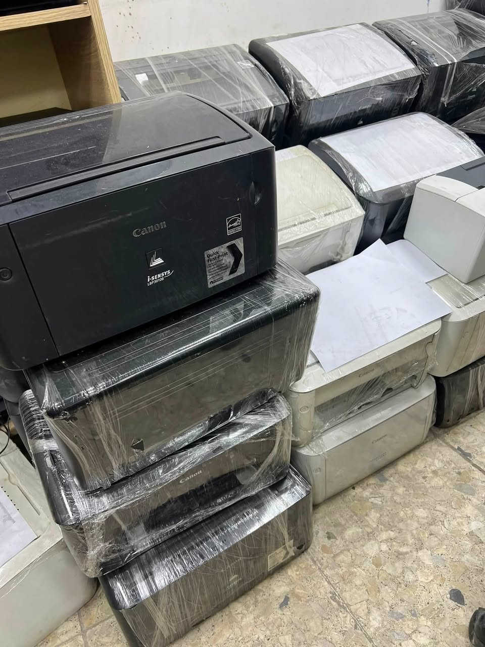مركز التقنيات الحديثة
طابعات كانون ليزرية موديل

 6030Canon LBP 6000

3010 كانون

Canon LBP 6020

 

(مستخدمة ) مع الضمان فحص وتشغيل نسبة النظآفه 98% 

طباعه الألوان اسود وابيض فقط ⚫⚪

** الملحقات ℹ️

كاترج جديد بيها - كيبل USB  - كيبل كهرباء قرص

سعر الكاترج 13 الالف دينار 

سعر  الطابعه    

بغداد كرادة خلف بدالة العوية 

يوجد خدمة توصيل ***********

تابع البيج يصلك كل ماهوة جديد
