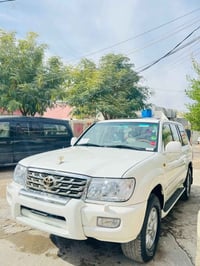 لاندكروزر • ٢٠٠٧ • بدون صبغ