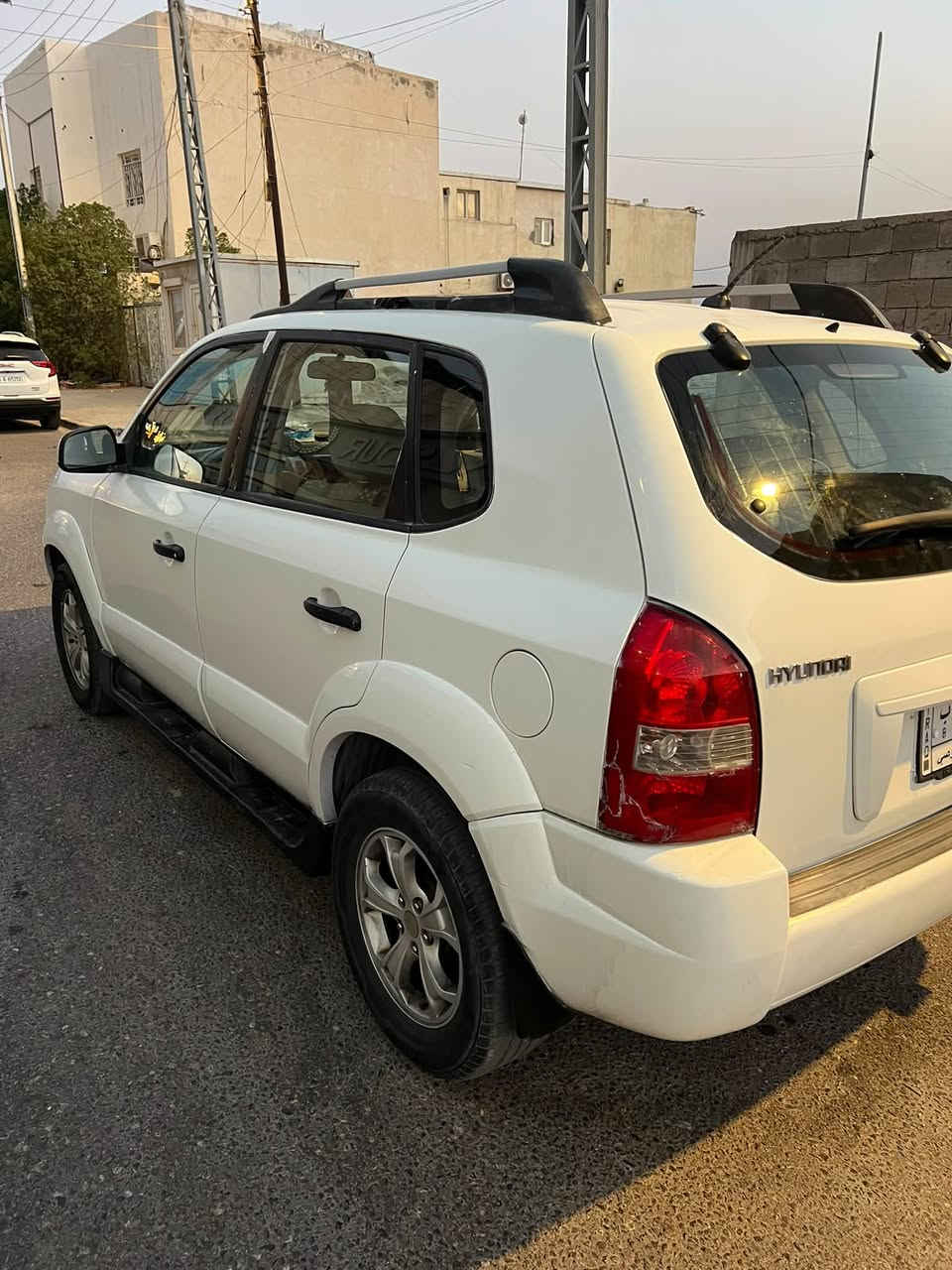 توسان خليجي مديل 2009 فول مواصفات فتحه رقم بصره سنويه جديده تحويل محرك جديد 2000 دوش مكينه و كير وحداده وتخم تاير وكهربائيات وتبريد كله كفاله سياره جديده وجاهزه دواخل جدد بيها صبغ مكفوله من الضربه وتبديل و العيب شرعي فقط صبغ اثر شخوط وتلكيط فقط عنوان بصره سعر 88 وفقط اتصال ***********
