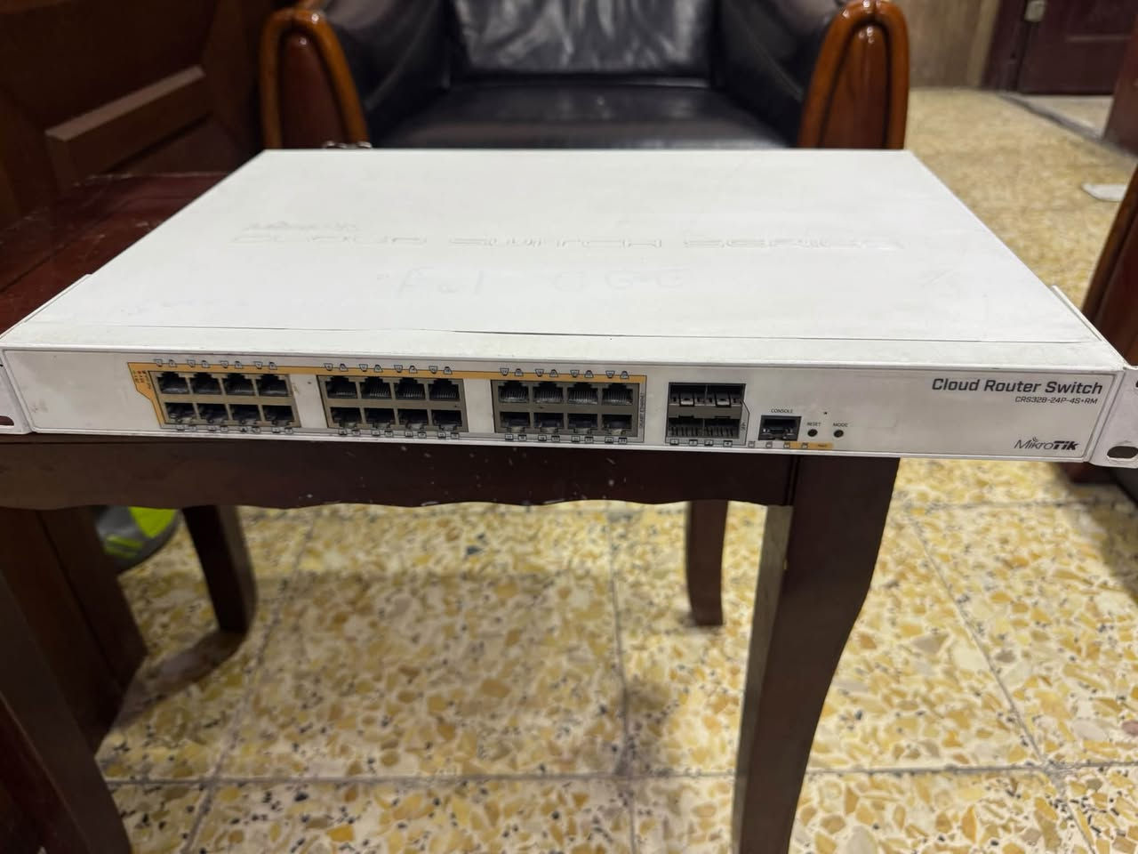 Mikrotik CRS328 عاطل
يتوفر سويتج مايكروتك نوع CRS328-24-4S+RM
عاطل للبيع سعر ١٥٠ الف 

للاستفسار الاتصال بالرقم
***********
