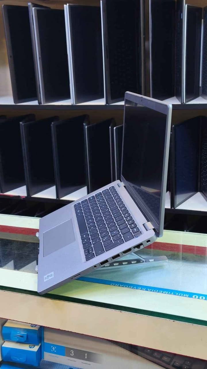 💻لابتوب Dell Latitude 5420 
النظافة شرط اخو الجديد تفحص بيدك واجيك يلة تأخذها 
. 
💰 السعر ثابت : 315,000   الف عراقي مع التوصيل المجاني
.
✅المعالج  Intel Core i5 الجيل الحادي عشر 
✅ شاشة 14 إنج FHD
✅ الرام  RAM 8GB DDR4
✅  الهارد SSD 256GB 
✅ كيبورد عربي + إنكليزي
🎒 هدية: حقيبة + شاحن أصلي
. 
الريادة للحاسبات  📞 *********** واتساب بغداد, العراق
