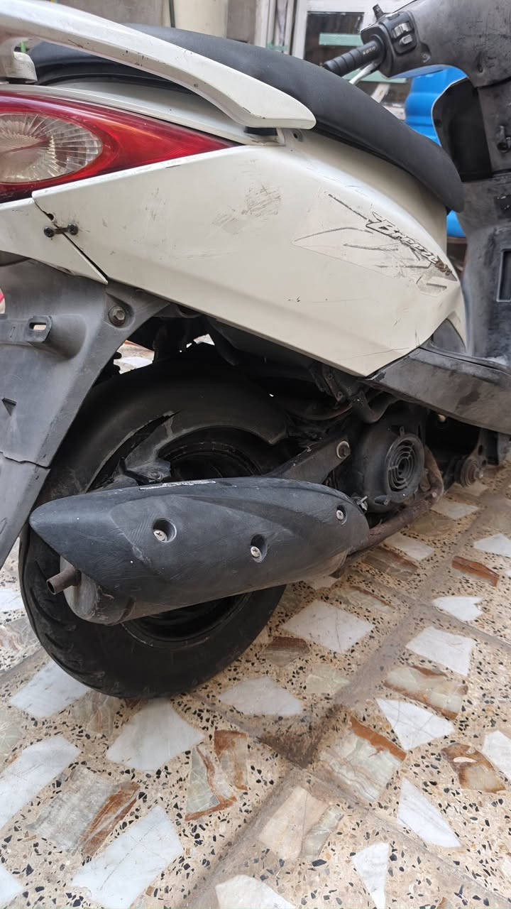 عنواني بغداد مدينة الصدر حي طارق السعر  600 وبيها مجال بسيط دراجة علة ايدي كهربائيات كاملة بس قطرة بالف دينار تبدل *********** وشرط غسل مغاسلها
