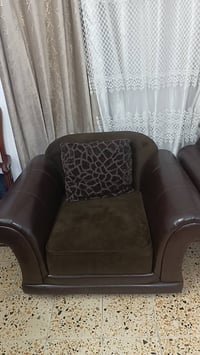 تخم • قليل مستعمل • صليخ