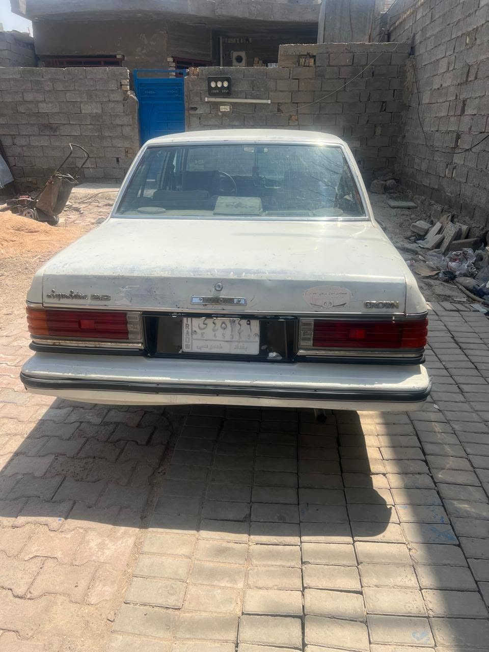 السلام عليكم سوبر.للبيع 82 كير ومكينه بلاديه سياره ما مصبوغه..بيها جاملق.خلفي بي ضربه كد شبر وشويه ذيوبها فقط مكفوله سياره رقم بغداد ومعاملتها كامله يعني بس عل بصمه ستلم رقام.وسنويه نكليزي.مكانها بغداد سياره  ***********
