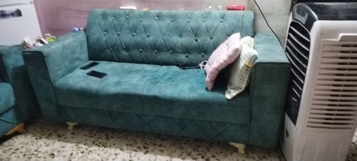 السلام عليكم
تخم مستخدم للبيع سعره 150 الف المكان بابل حي العسكري شارع 80
***********
