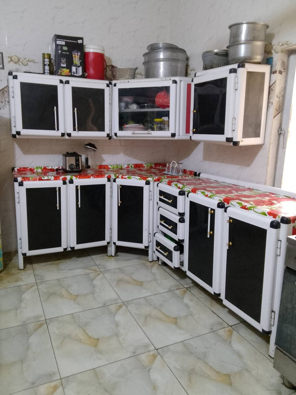 كاونتر تزكام سعر 350 كربلاء حي العسكري العابد *********** بي واتساب. رجاء الي مايشتري لايعلق أو يتصل بدون احراج
