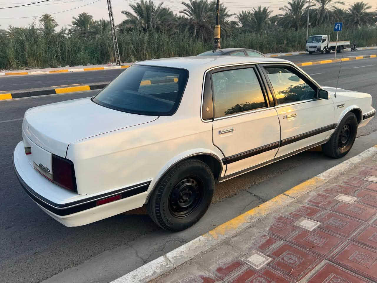 اولدز موبيل
موديل 90
لون ابيض 
رقم بغداد انكليزي بأسمي
تخم تاير جديد
تبريد شغال ثلج 
كير ومكينة مكفول
بيها مكانات صبغ بسيطة
مكان السيارة كربلاء / شارع السيدة زينب قرب فندق البارون
السعر 55 وبي مجال
رقم الهاتف ***********
