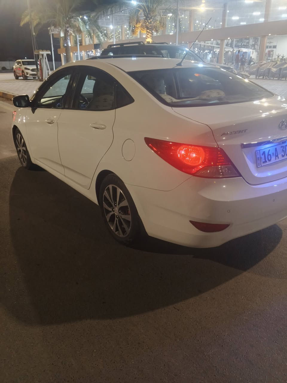 اكسنت ٢٠١٤ فول فتحه رقم دولي
محرك ١٦٠٠ بيها ثلاثة قطع صبغ بدون ضربه قويه 
محرك وكير مكفولات حداديه جديده تخم تاير جديد تبريد ثلج السعر ٨٦$ مكانه كوفه رجآ بدون خاص ***********
