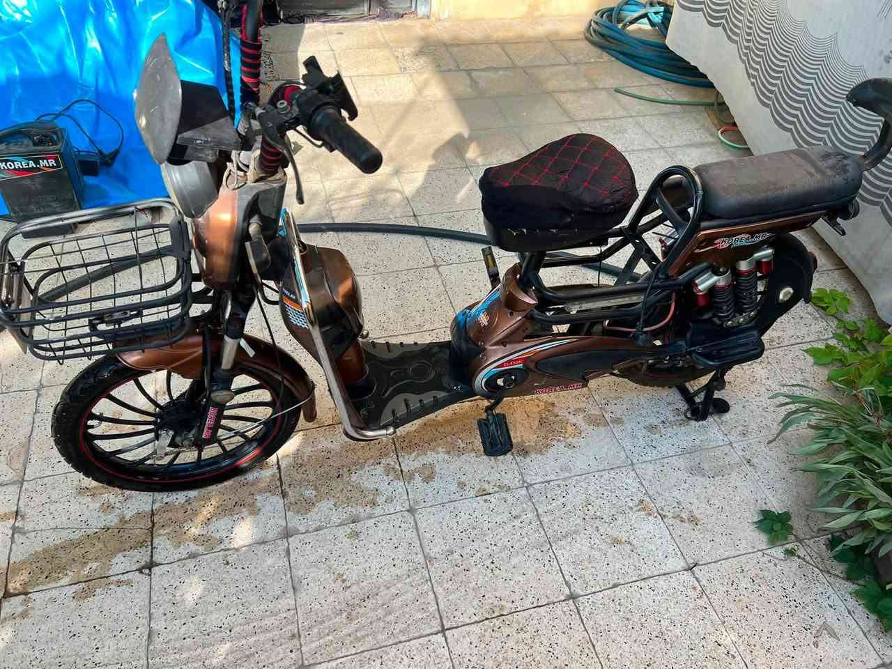 بيع ماطور شحن حجم 24   بطاريات 5 بس يرادلو تبديل بطاريه السعر 150 وبي مجال جديد معنا لكلمه جديد ***********

