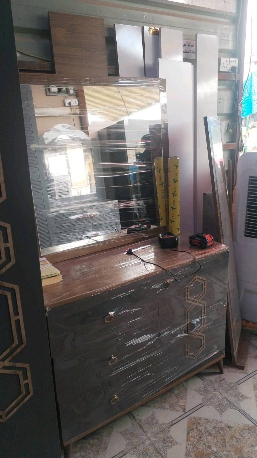 للبيع غرفة تركيا النظافه ٨٠ % العنوان الموصل حي البكر  السعر اتصل 📞 ***********
هل السعر شامل النقل والشد لو عليهم تكاليف إضافية؟: 
بدون 