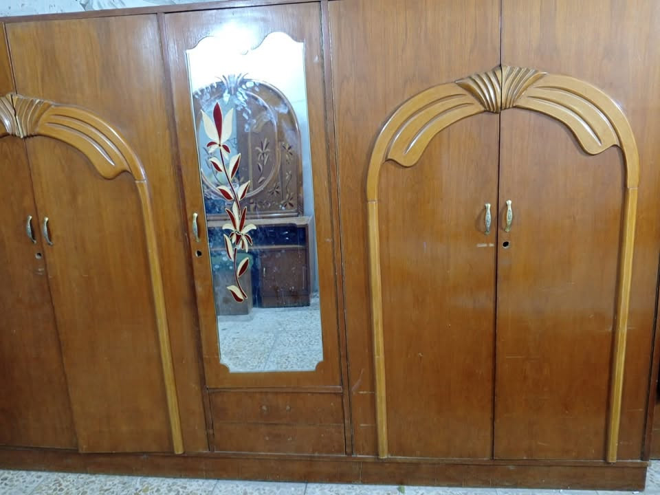غرفه 7 قطع
العنوان الزعفرانيه شارع الكهرباء 
***********
