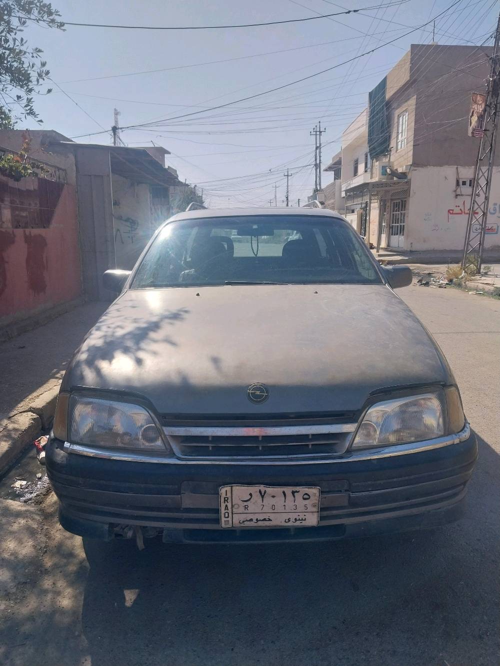 اوميكا 20 للبيع كير ومحرك شغال صبغ عام شرط التحويل رقم الماني نينوى خصوصي بدون كوبون بانزين السعر 20 وبيها مجال رقم التواصل ***********///*********** المكان موصل قضاء تلكيف
الأوميغا موديل شكد بالضبط؟ سنة الصنع شنو حتى ينكتب بالإعلان بشكل أدق؟: 
1992
المحرك والكير بيهن أي ملاحظات لو كلهن تمام 100%؟ وأكو تهريب/دخان/حرارة أو رجّة؟: 
محرك وكير شغالات ماكو ملاحظة عليهم
الماكينة شكد ممشايتها تقريباً؟ وأكو صبغ/حادث/ضربة سابقة غير الصبغ العام؟: 
صبغ عام وباب مبدل فقط
المكان هسه بتلكيف لو أكو إمكانية تشوفوها بموصل؟ وتقبلون فحص قبل الشراء لو لا؟: 
نعم عادي
