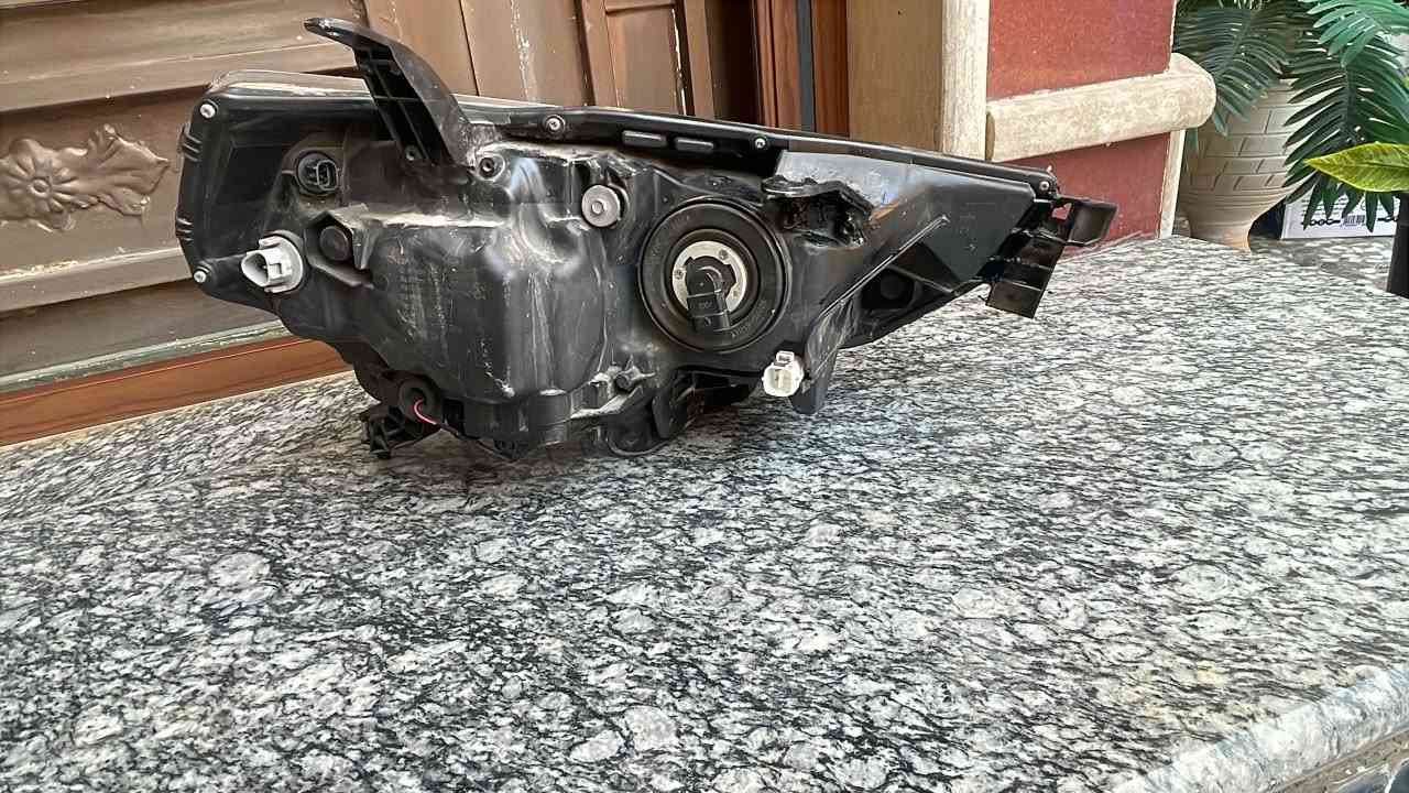 لايت عدسه خطين تيوتا فورنر اصلي وكالة تفصيخ  ممفتوح لووك جديد لا فطر ولاكسر
من موديل ٢٠٢٠ الى ٢٠٢١  بالتحديد هذا الموديل

جهة السايق 

ويشتغل من ٢٠١٠ الى ٢٠٢٤ ماكو كل مشكله 

اصلي وكاله مابي ولا اذان نقص مجرد تقويه قويتهن لان تعرفون هذا لايت تفصيخ

سعره ٤٢٥ الف دينار 

الي يريده يتصل واني حاضر //***********

توصيل موجود جميع المحافظات
