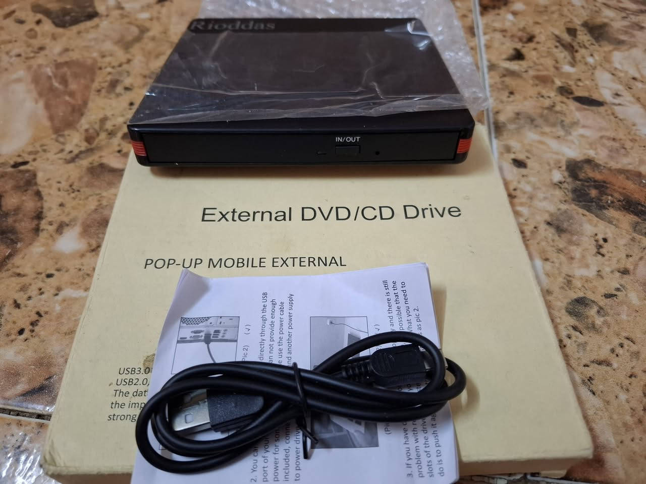 مشغل اقراص CD/DVD جديد أصلي أمريكي 🇺🇸 شرط الضمان والفحص ويعمل بخاصية COUT/USB/DC / ويشتغل من الموبايل ويشغلcd/dvd يوجد توصيل اتصال [***********]
