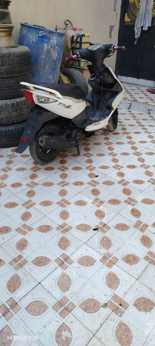 ماكس مضلع للبيع كفاله عامه الشراي يتصل مكينه خرسه شلعه ومعدل دكه سلف ٨٥٠ ومجال قليل مكاني ابي الخصيب حمدان قرب جامع القدس البصرة, العراق

نص مكتوب في الصور:
- HONOR X7d
- HONOR X7a