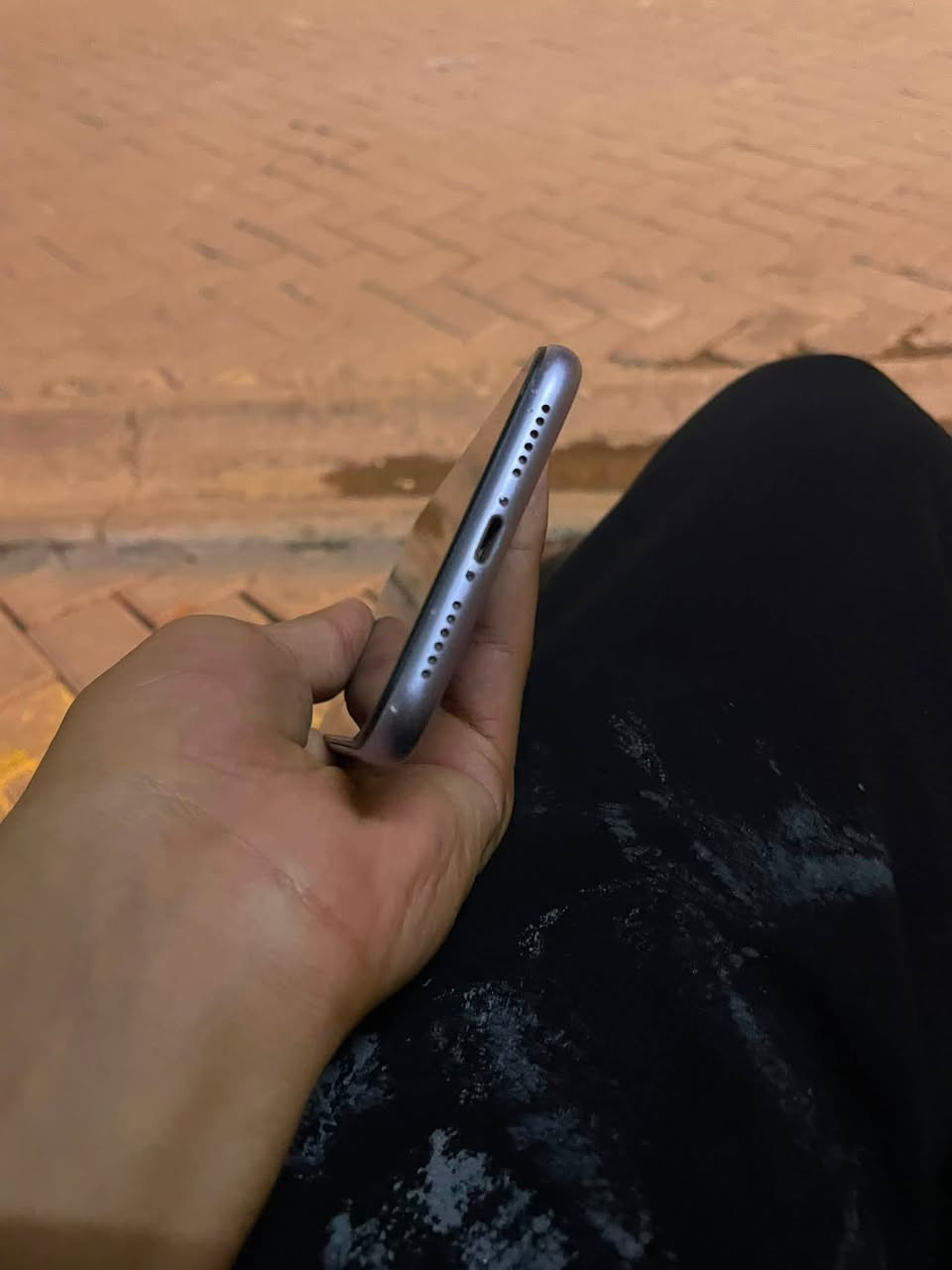 سلام عليكم ايفون ١١ عادي قافل ايكلود للبيع ب٧٥بغداد مدينه الصدر ***********
