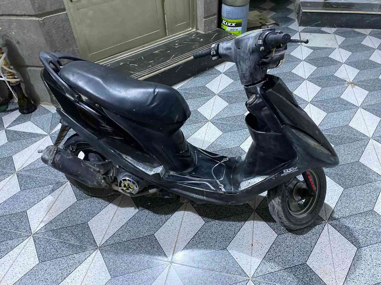 سلام عليكم 
دراجة ماكس عدلة 🛵بوشة 55 
ل كفرات بوليش كامل ختم واحد بلادي 
سوادات فول أملاح كهربايات كلها شغالة نكرة سلف + هندر بيها أوراق منفيس كمرك + مكاتبة ثاني يوم 
دراجة كاتم سريعة وناعمة 💪 + يدات koso رياضي قبق فلاوين  موجود لد زنون بعدني ما شادة دراجة كلشي ما ناقصها بس نكرة وتروح مكاني فلوجة  سعر خاص 📞لاستفسار ***********
