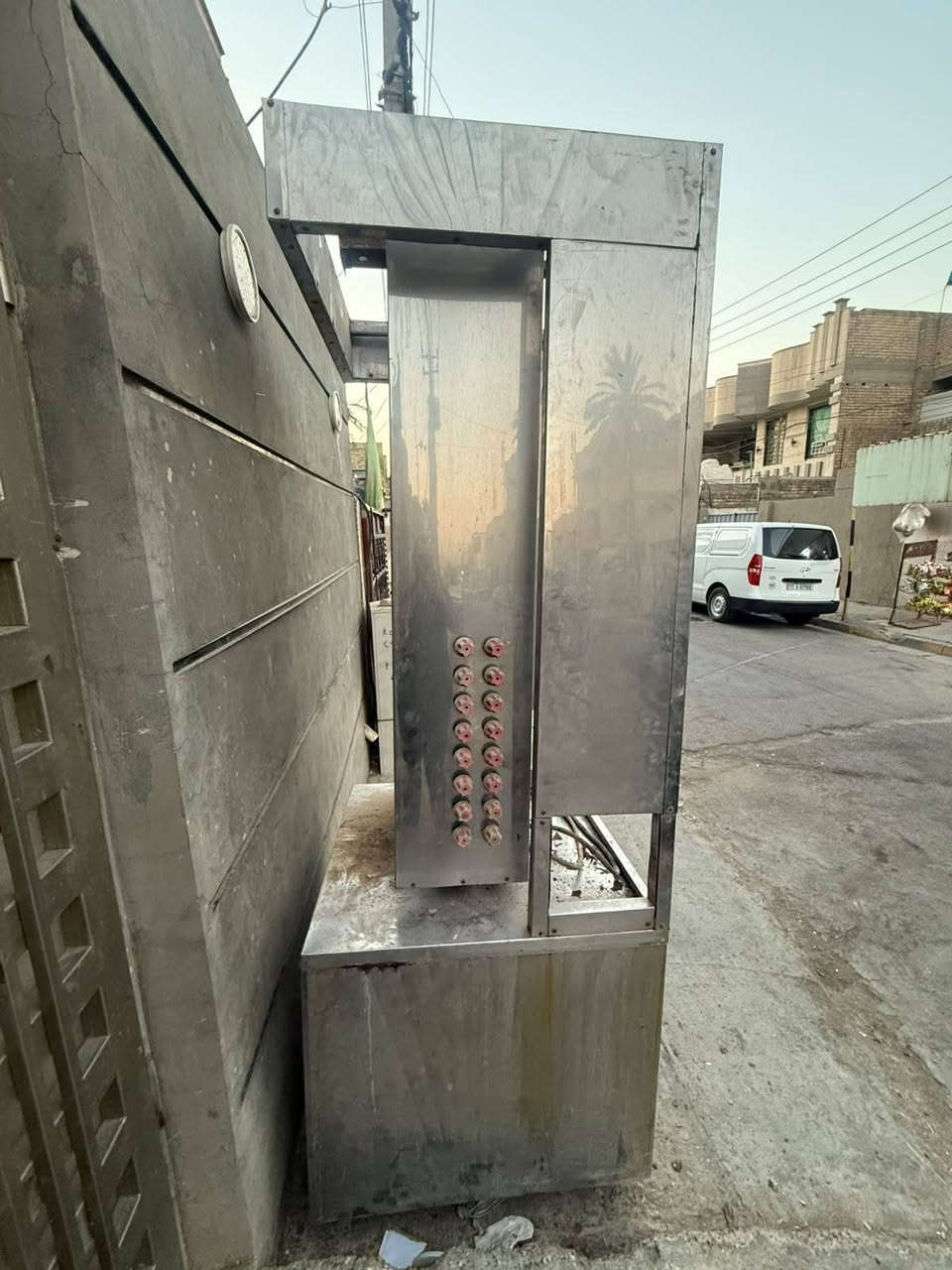 شوايه كص للبيع 16 عين بغداد مدينة الصدر الاورفلي مكلف بل نشر تواصل على هاذ الرقم ***********
