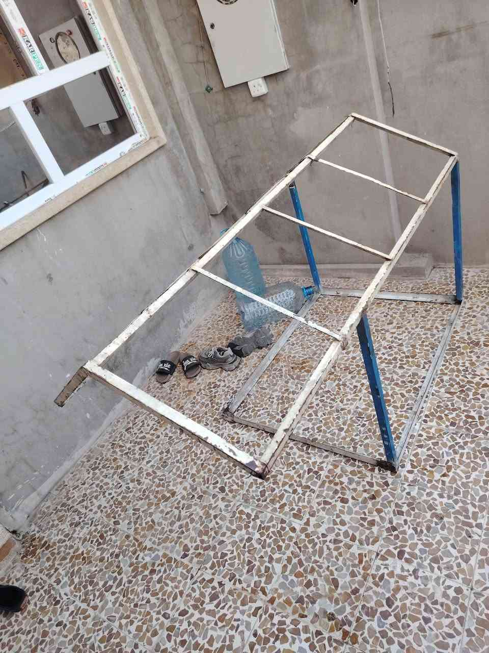 سقفيه عربانه نضيفه
بس يرادلها حديده ولحيم
موقع حي سومر
سعر 30بيها مجال رقم واتساب
***********
