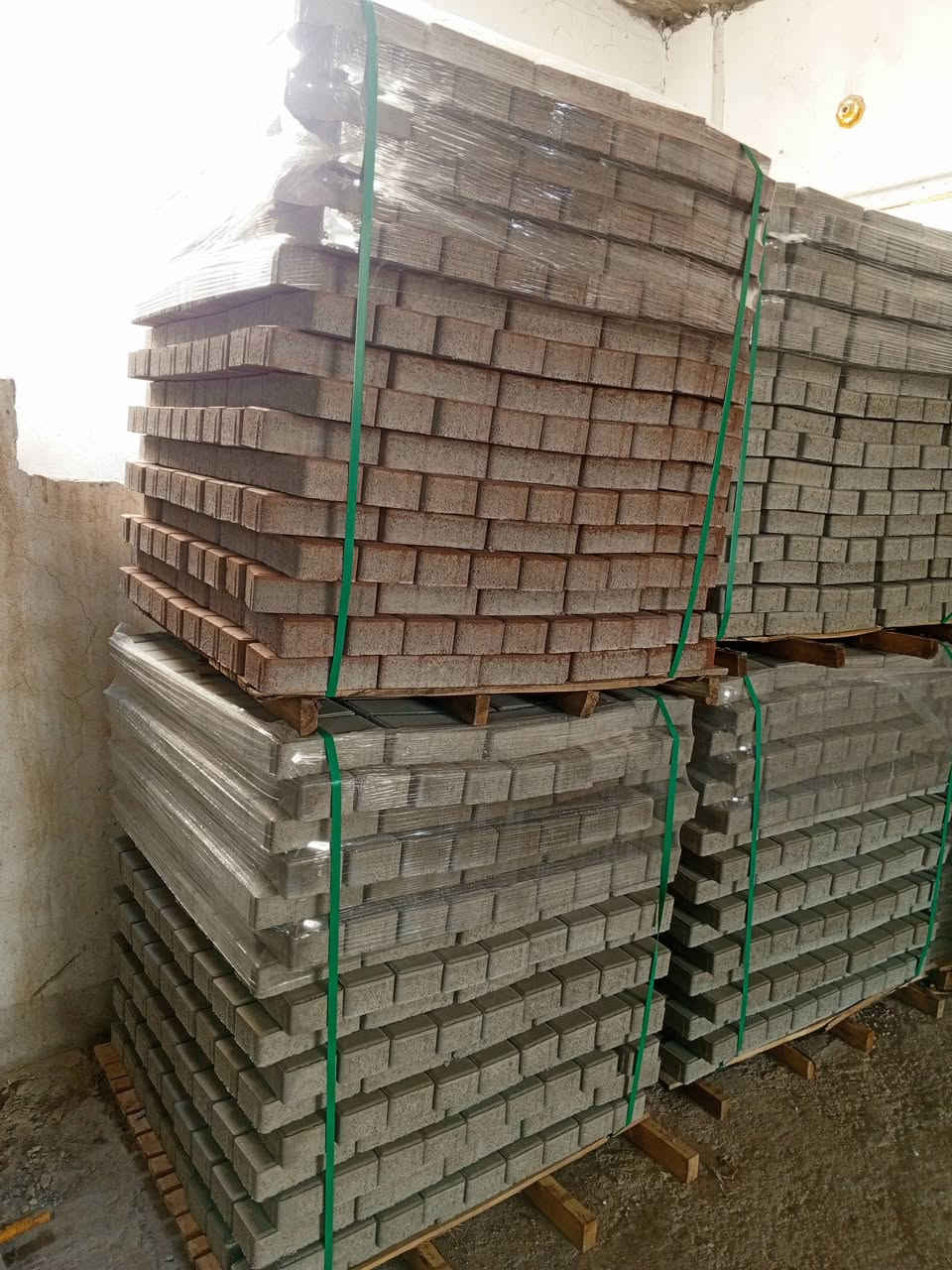 معرض نعمه 
للمقرنص كربستون سواقي 
كربستون قياس ستندر 
ساقيه 33×50
مقرنص طابوقه 
مقرنص I سكشن (عظم) 
متوفر لدينا كميات مفتوحة 
لتجهيز المواد إلى موقع العمل
للتواصل على رقم الهاتف 
***********
عنوان/ كربلاء المقدسه شارع الحولي 100 
مقابل القنصليه التركية
