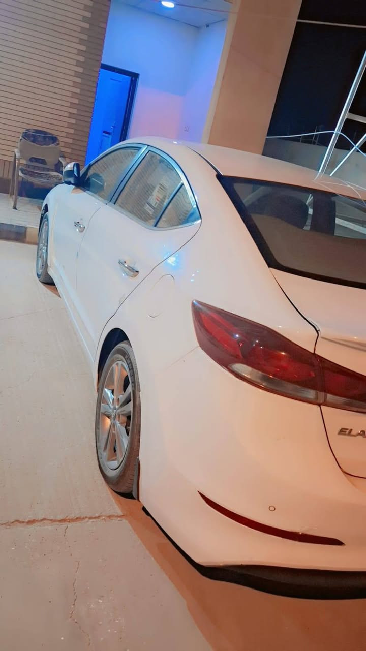 السلام عليكم
النترا 17خليجي أبيض محرك 2000
محرك وكير وتايرات وتبريد جاهزه 
الضرر موضح بالصورة 
سيارة باسمي تحويل مباشر 
أي استفسار الاتصال ***********
السعر 128وبيها مجال

