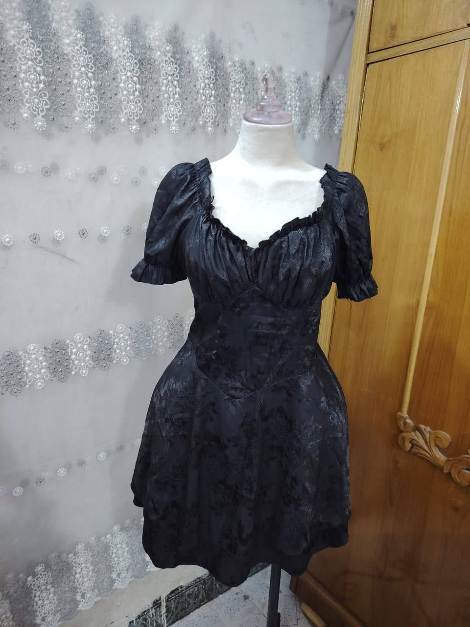السلام عليكم اكوشلعه ملابس نسائيه الي يحب يتواصل مع صاحبه ملابس***********

