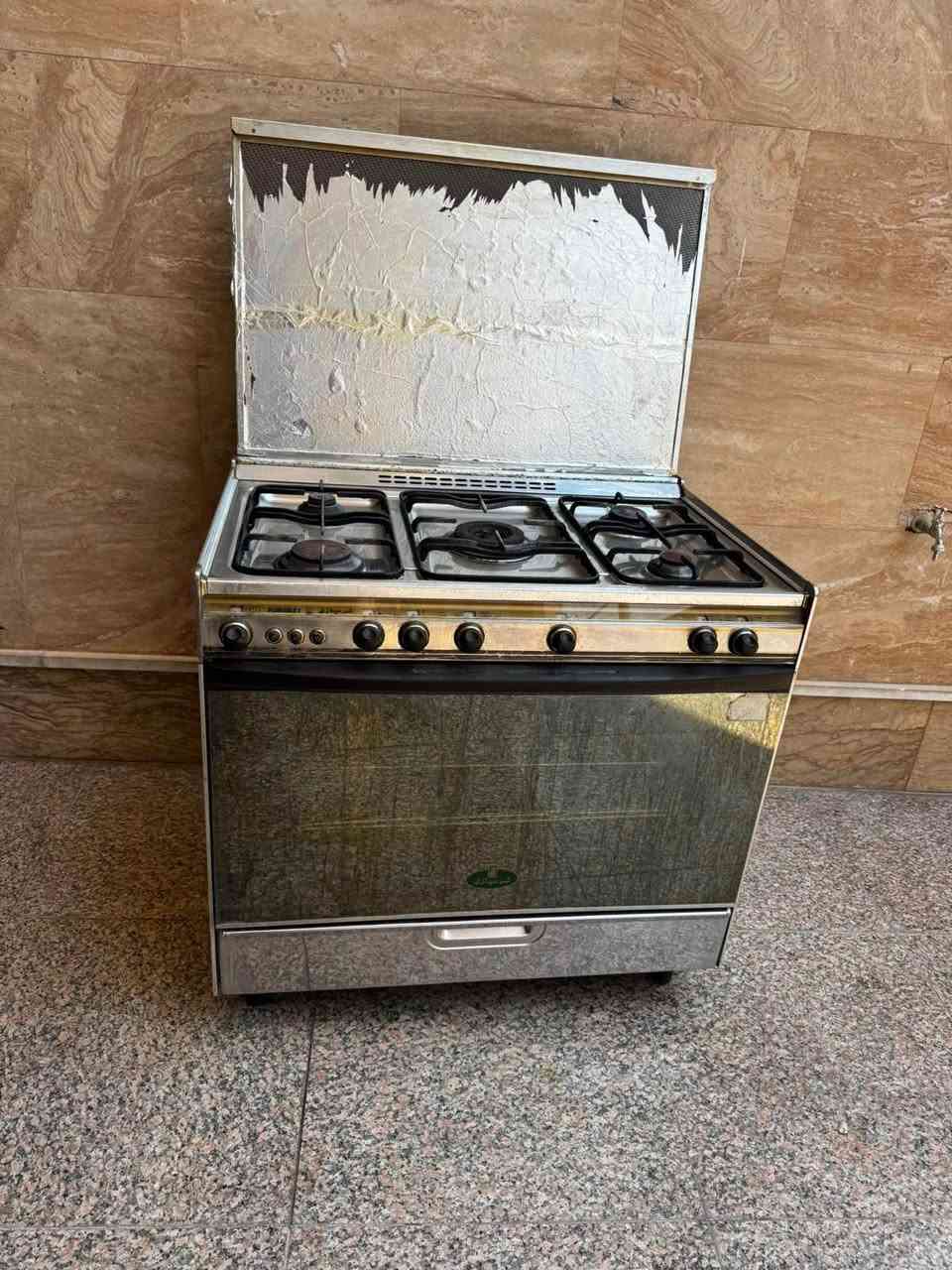 طباخ كريازي الاصلي  درجة اولى للبيع نظافته 95‎%‎ الفرن مالته الله شاهد مامستخدم ولا يوم الغرض من البيع الانتقال مشتري ب500  أريدة  ب  225  وبي مجال بسيط للاستفسار  *********** علي الغربي, ميسان
