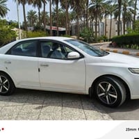 سيراتو 2013 خليجي محرك 1600 رقم بغداد باسمي  شفتات بالسترين وتحكم  الس...