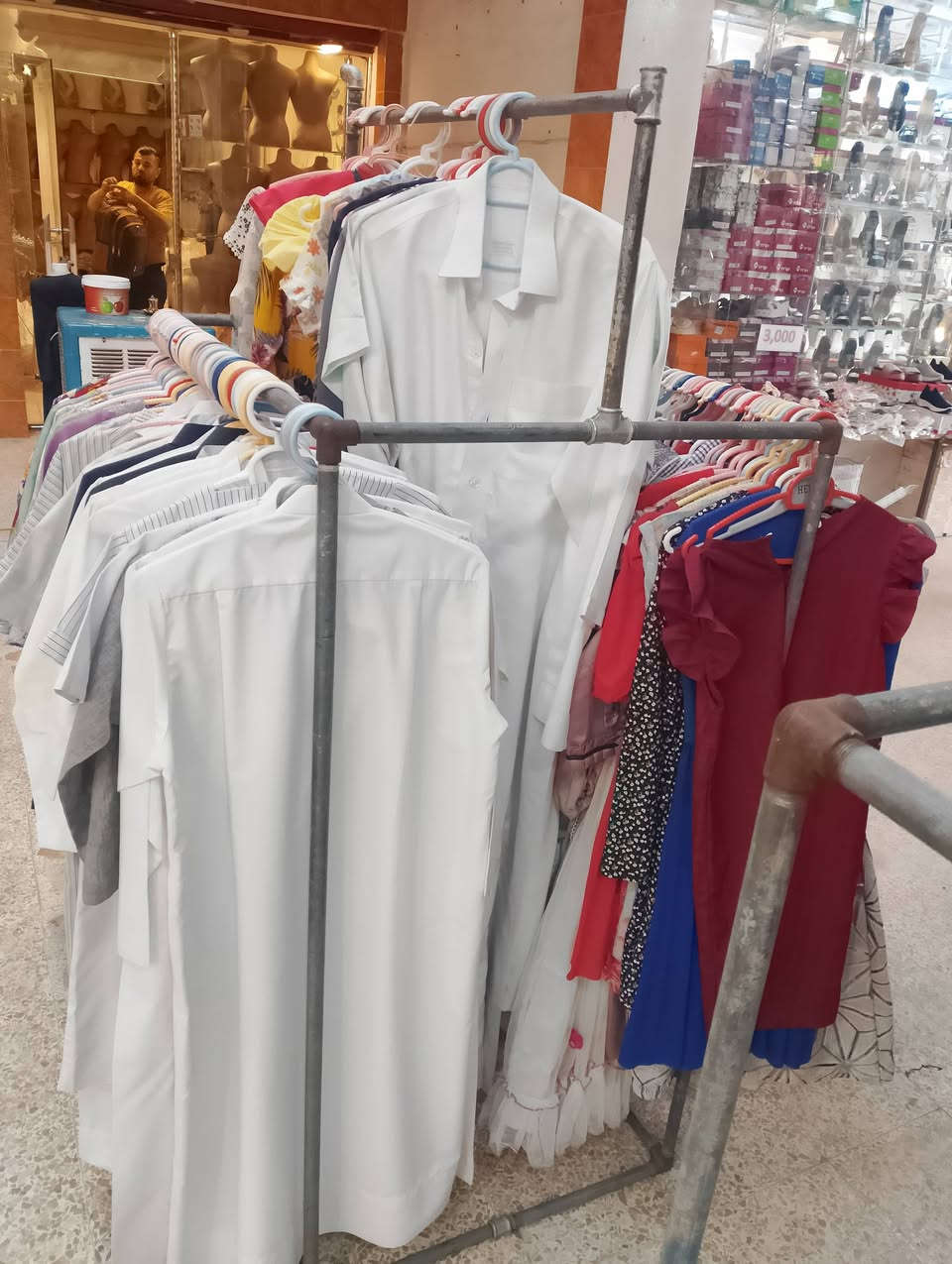 للبيع سند ملابس عدد اثنين ***********
