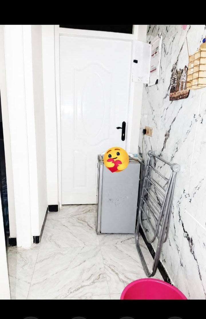 بيت للبيع عنوان الكوت الجديده مساحه 100 م مربع بناء صارله سنتين
***********
